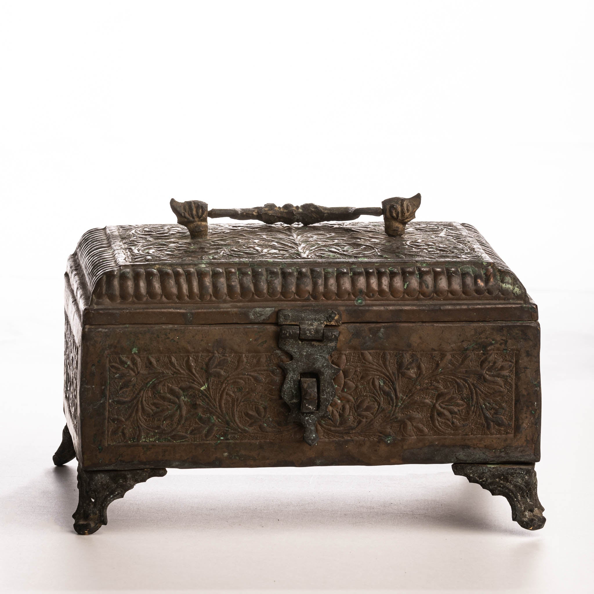 ANTIQUE MISCELLANEOUS BOX